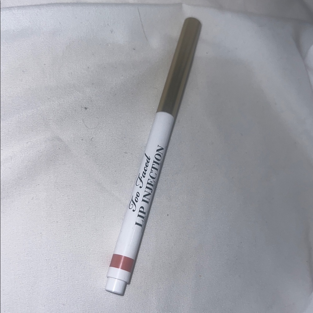 Too faced lipliner Hot And Spicy